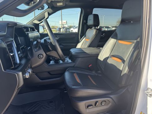 Used 2024 GMC Sierra 1500 AT4 w/ Technology Package image 28
