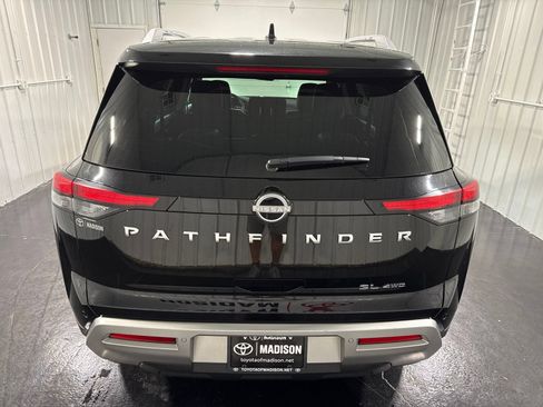 Used 2025 Nissan Pathfinder SL AWD/4WD image 46