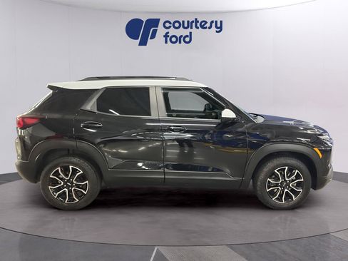 Used 2025 Chevrolet TrailBlazer ACTIV w/ Driver Confidence Package AWD/4WD image 2