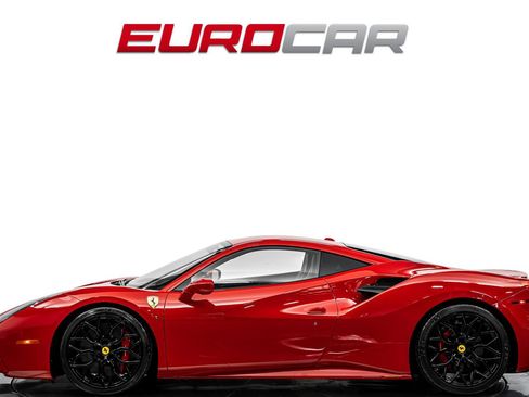 Used 2017 Ferrari 488 GTB RWD image 2