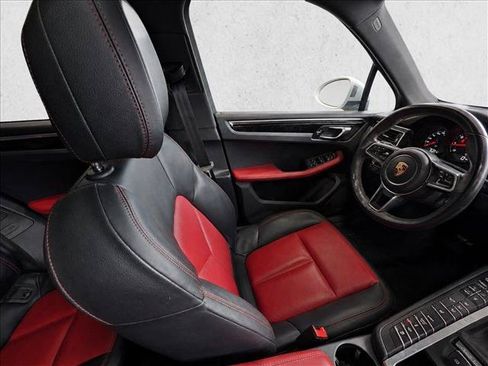 Used 2018 Porsche Macan AWD/4WD image 14