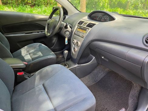 Used 2012 Toyota Yaris Sedan FWD image 9