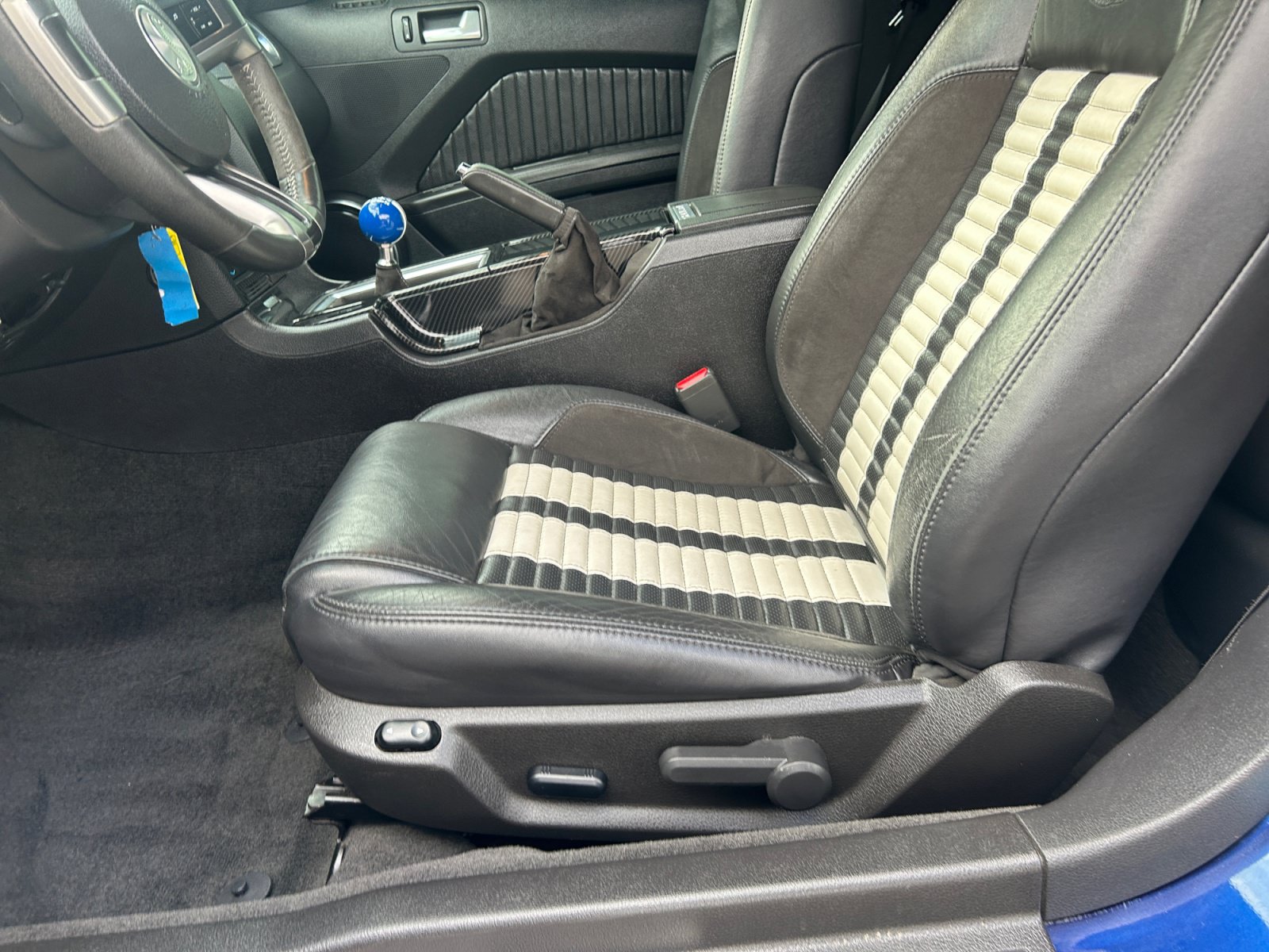 Used 2012 Ford Mustang Shelby GT500 w/ Electronics Pkg RWD image 14