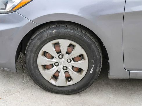 Used 2015 Hyundai Accent GLS FWD image 5
