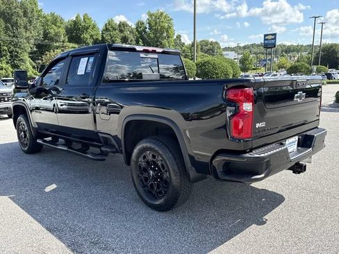 Used 2024 Chevrolet Silverado 2500 LT w/ Midnight Edition AWD/4WD image 5