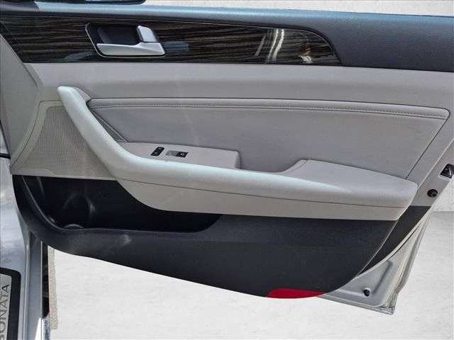 Used 2016 Hyundai Sonata Limited FWD image 30