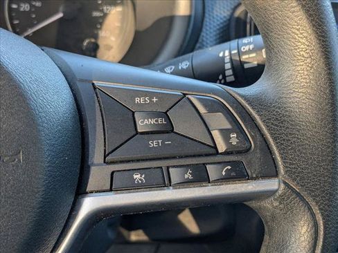 Used 2021 Nissan Kicks SV FWD image 5