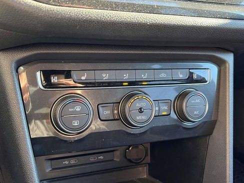 Certified 2021 Volkswagen Tiguan SE R-Line image 31