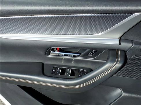 Used 2025 MAZDA CX-70 Plug-In Hybrid w/ Premium Pkg image 10