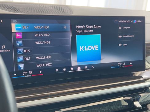 Used 2025 BMW X5 xDrive50e image 23