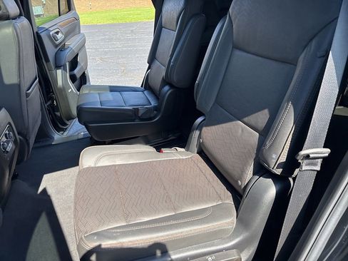 Used 2023 Chevrolet Tahoe High Country AWD/4WD image 45