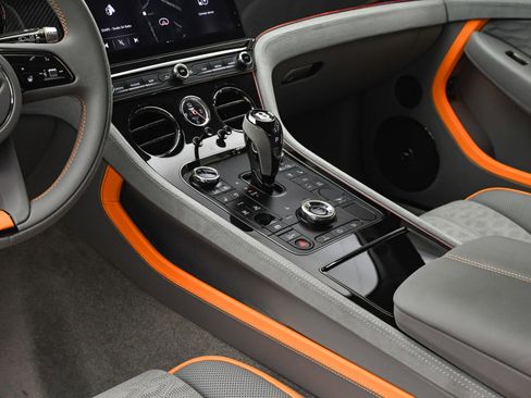 Used 2025 Bentley Continental GT Speed image 38
