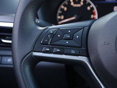 Used 2025 Nissan Altima 2.5 SV image 11