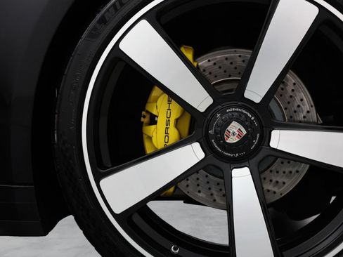 Used 2020 Porsche 911 Carrera RWD image 40