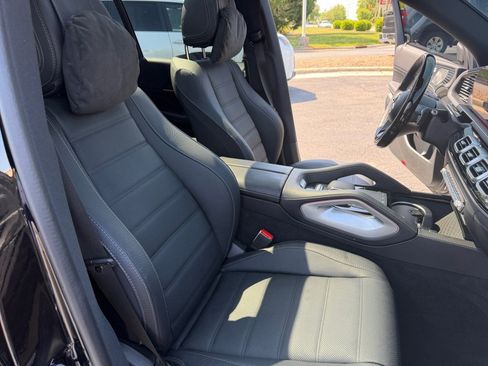 Used 2025 Mercedes-Benz GLS 580 4MATIC image 28