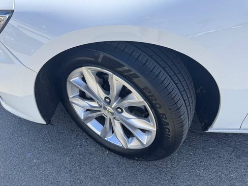 Used 2021 Chevrolet Malibu LT FWD image 35