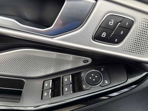 Used 2022 Ford Explorer Platinum w/ Equipment Group 601A image 29