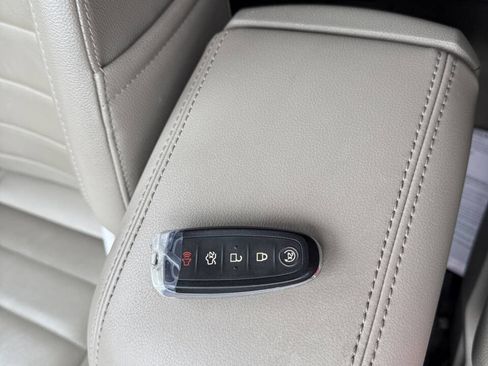 Used 2014 Ford Escape Titanium image 8