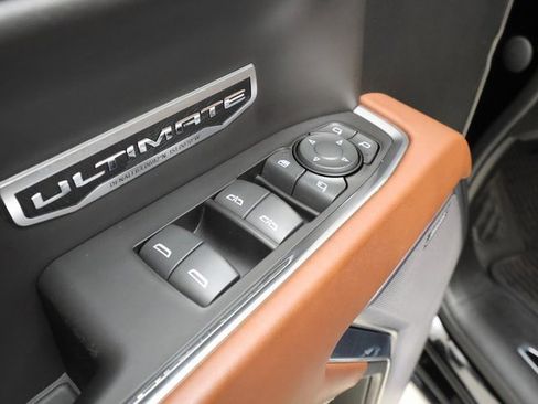 Used 2023 GMC Sierra 1500 Denali Ultimate image 9