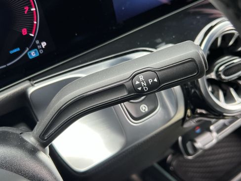 Used 2026 Mercedes-Benz GLB 250 4MATIC image 27
