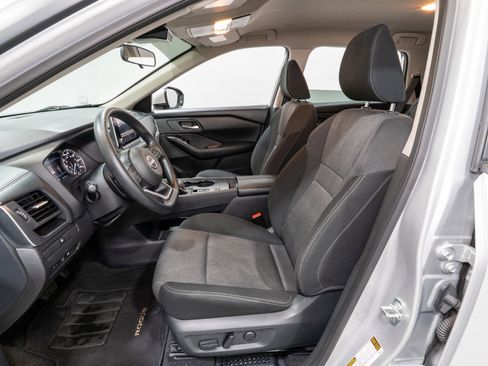 Used 2024 Nissan Rogue SV FWD image 15