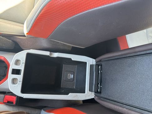 Used 2015 Jeep Renegade Limited image 30