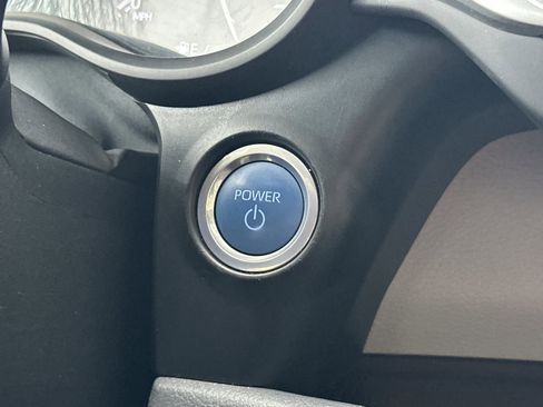 Used 2024 Toyota Sienna XLE image 23