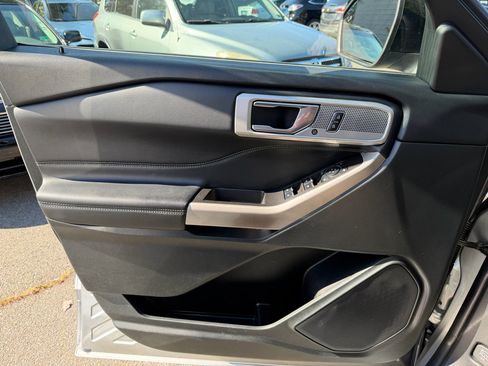 Used 2024 Ford Explorer Limited image 15