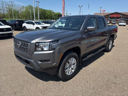 Used 2022 Nissan Frontier SV w/ Technology Package AWD/4WD image 3