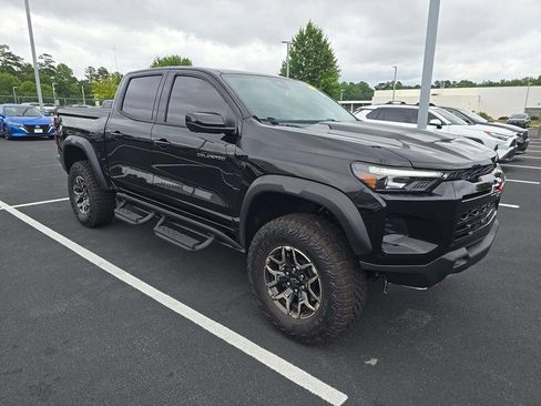 Used 2024 Chevrolet Colorado ZR2 w/ ZR2 Convenience Package III AWD/4WD image 2