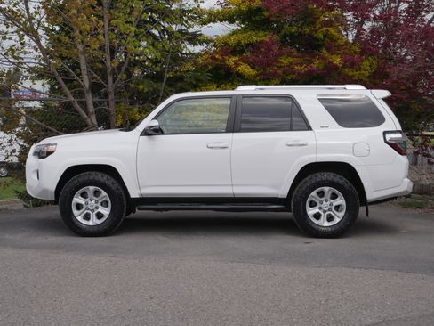 Used 2016 Toyota 4Runner SR5 Premium AWD/4WD image 17
