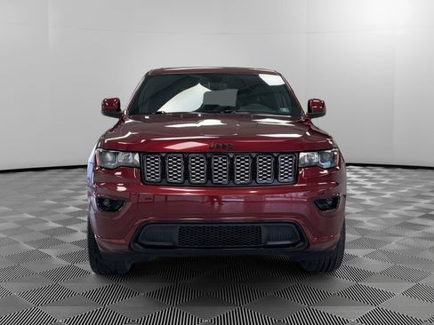 Used 2020 Jeep Grand Cherokee Altitude image 3
