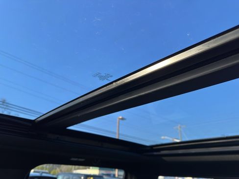 Used 2024 Ford F150 Lariat image 11