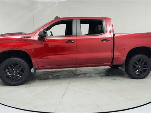 Used 2023 Chevrolet Silverado 1500 LT Trail Boss w/ Convenience Package II image 2