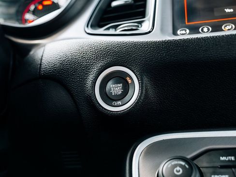 Used 2019 Dodge Challenger R/T w/ Plus Package image 29