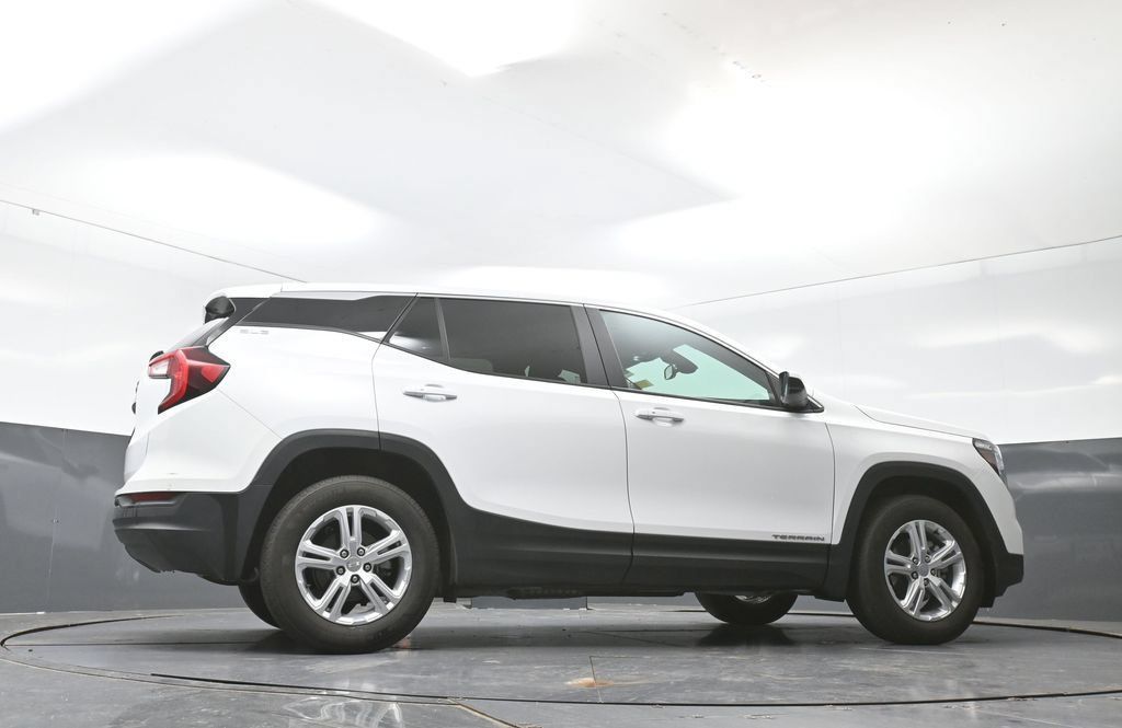 Used 2024 GMC Terrain SLE FWD image 48