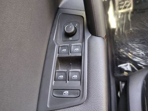 Used 2019 Volkswagen Tiguan SEL Premium R-Line FWD image 24