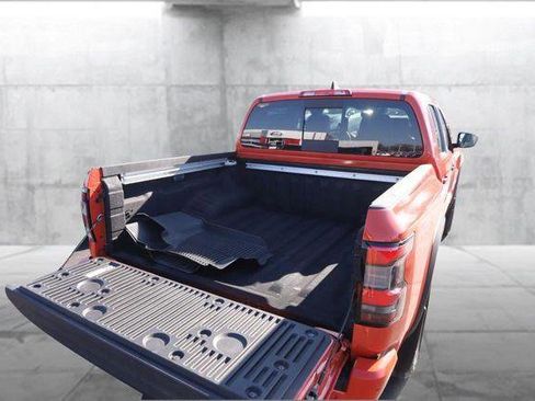 Used 2025 Nissan Frontier PRO-4X w/ Pro Premium Package image 7