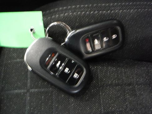 Used 2023 Honda HR-V LX image 33