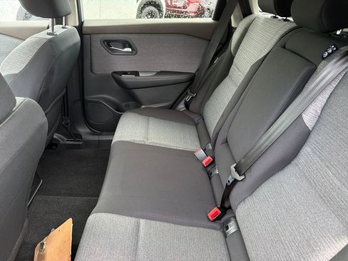 Used 2023 Nissan Rogue SV image 31