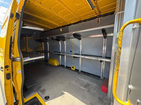 Used 2021 Mercedes-Benz Sprinter 2500 image 16
