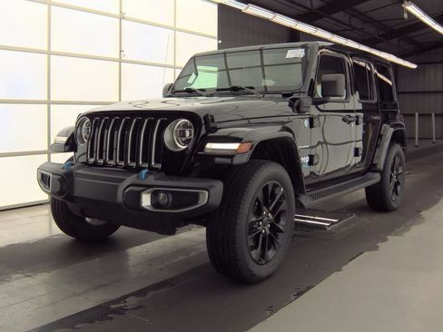 Used 2022 Jeep Wrangler Unlimited Sahara AWD/4WD image 1