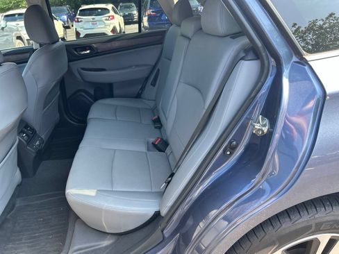 Used 2018 Subaru Outback 2.5i Limited AWD/4WD image 16