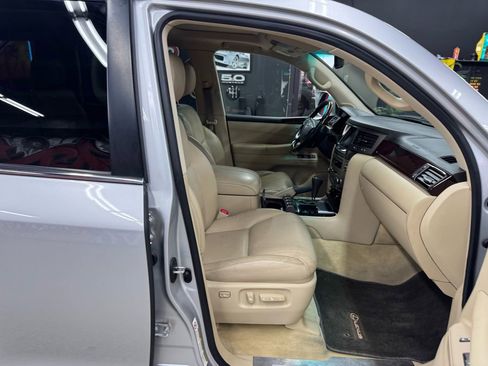 Used 2010 Lexus LX 570 4WD image 25