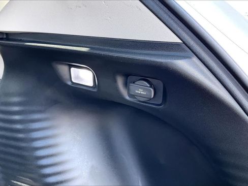Certified 2023 Honda HR-V LX image 33
