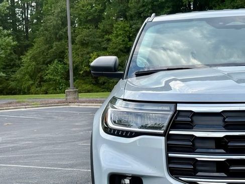 Used 2026 Ford Explorer Active w/ Active Comfort Package RWD image 13