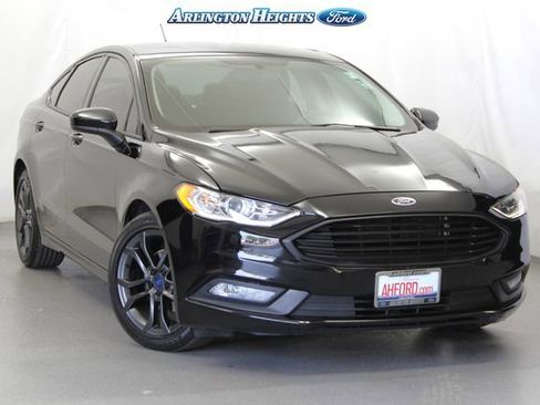 Used 2018 Ford Fusion SE w/ Equipment Group 201A FWD image 1