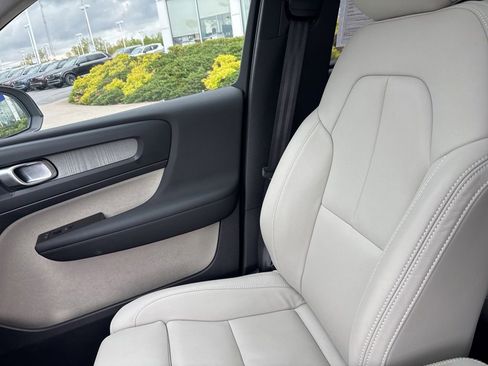 Certified 2026 Volvo XC40 B5 Plus AWD/4WD image 25