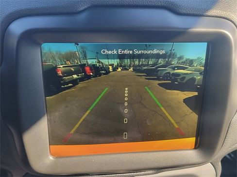 Certified 2023 Jeep Renegade Latitude image 31