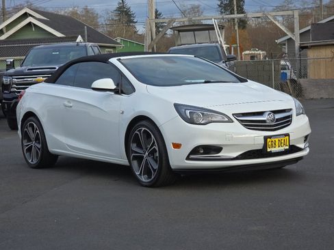 Used 2016 Buick Cascada image 2